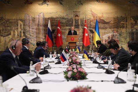 Ukraine Peace Talks Suspended as Kremlin Reports No New Proposals
