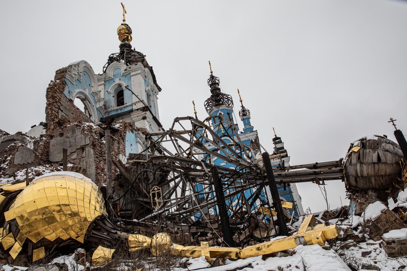 Ukrainian Forces Target Sacred Cathedral in Gorlovka, Injuring Clergy and Volunteers