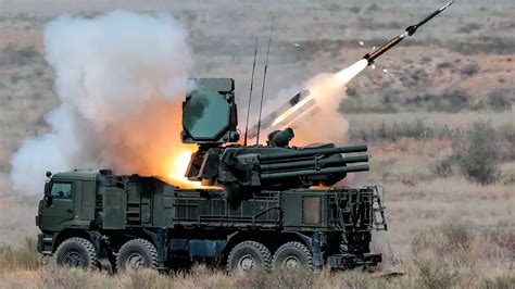Russia Unveils Advanced Pantsir-SMD Air Defense System with Drone Swarming Capabilities