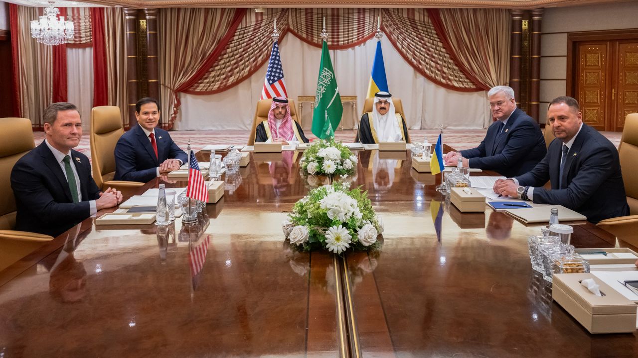 U.S. Analyst Calls for Ukrainian Neutrality as Foundation of Peace Resolution