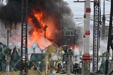 Russia Strikes Ukrainian Military Production and Supply Hubs in Kharkiv and Chernomorsk